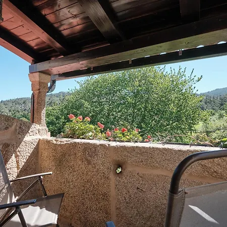 Villa Entre Pedra E Mar By Serendipia Turismo Gayanes  (A Coruna)